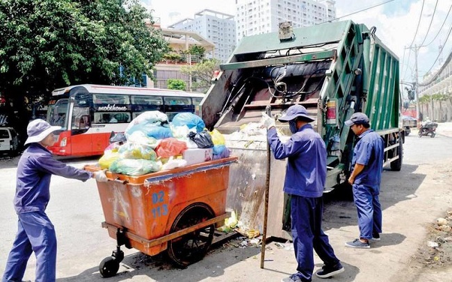 Công ty thu gom rác thải sinh hoạt