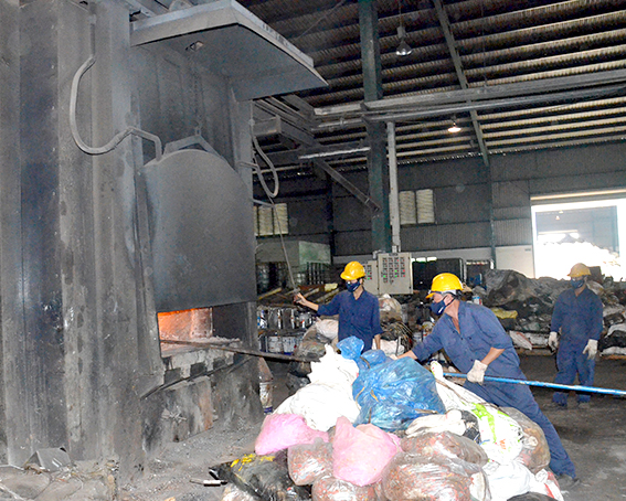 Nhà máy xử lý rác thải nguy hại